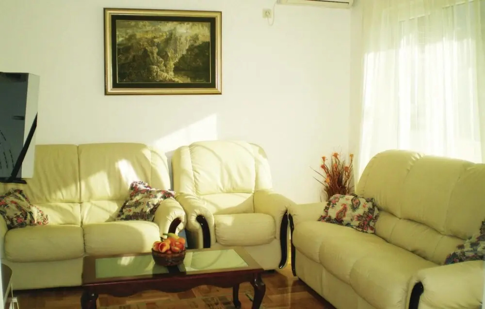 Awesome Home in Igalo With Wifi and 2 Bedrooms