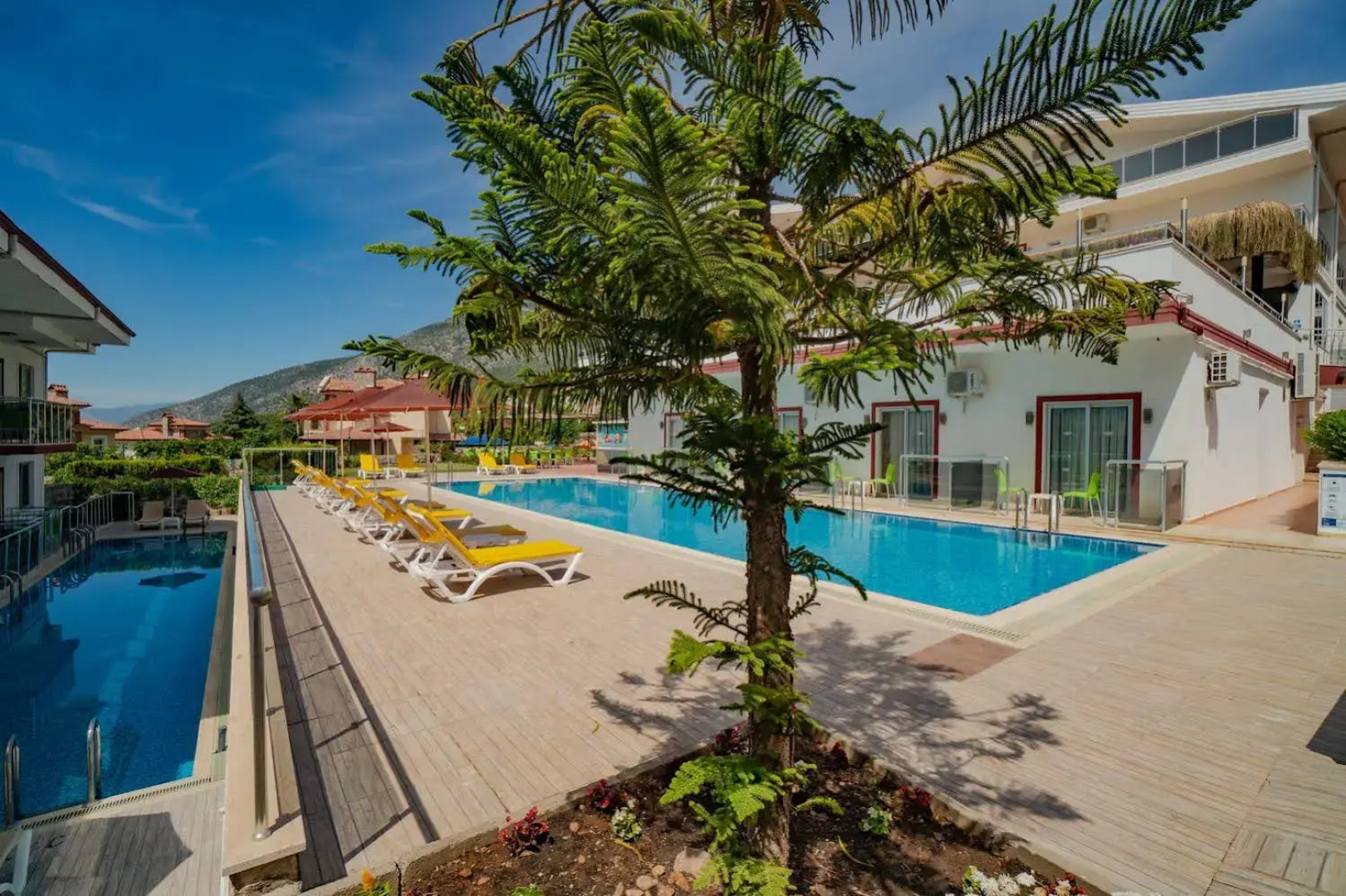 Sunshine Holiday Resort