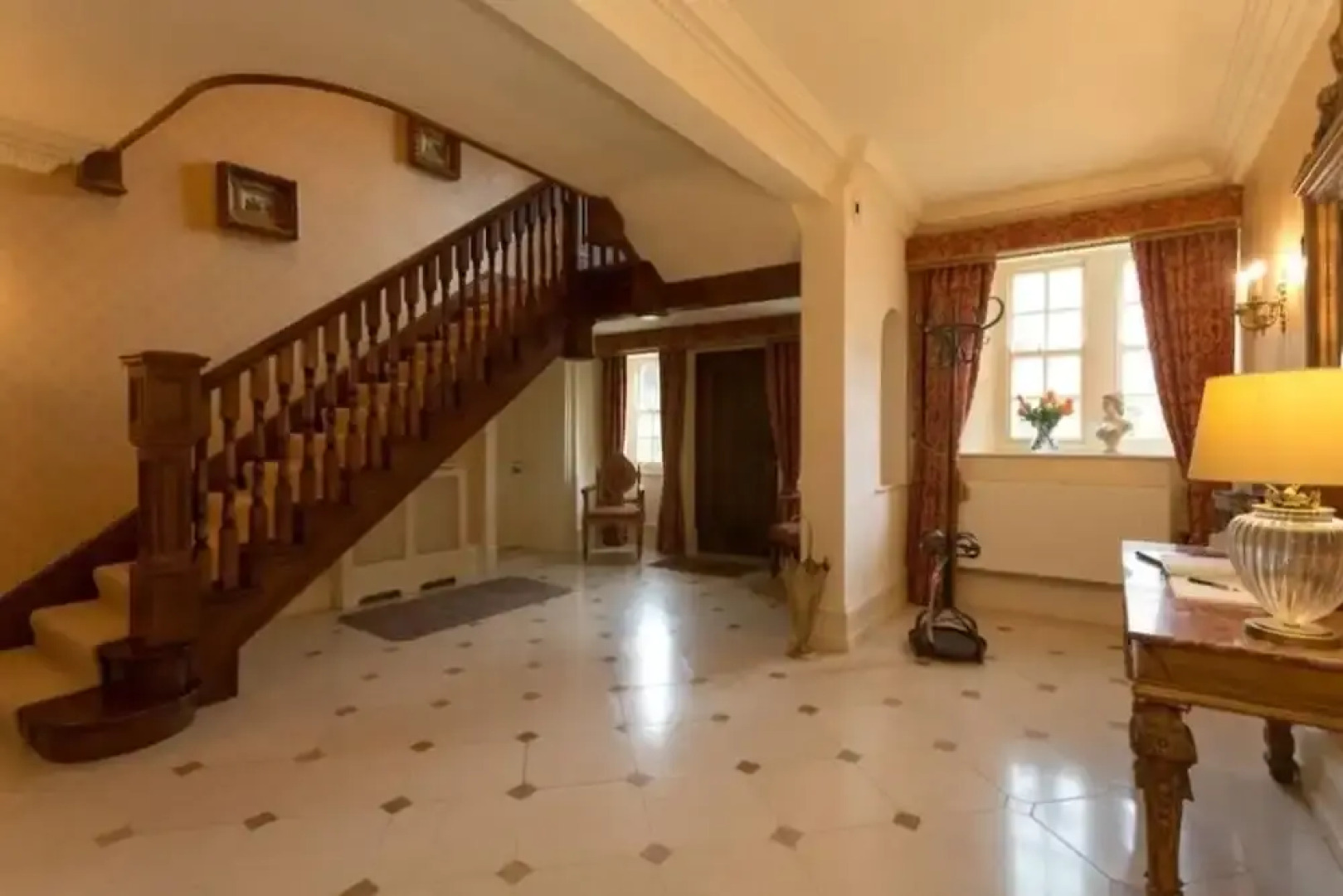 Exceptional Unique 5 Bedroom Manor House