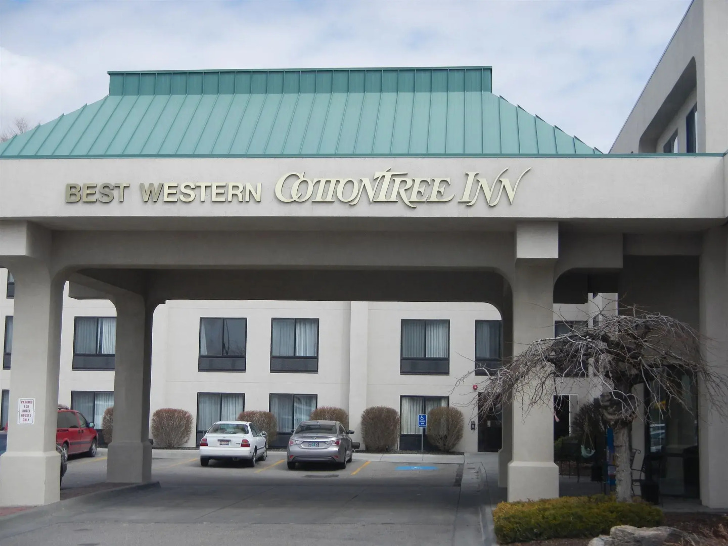 Best Western Plus Cottontree Inn