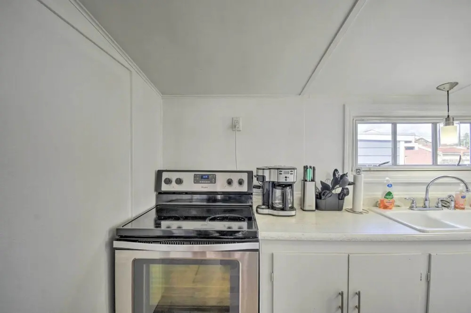 Inviting Bremerton Home Near Hiking & History