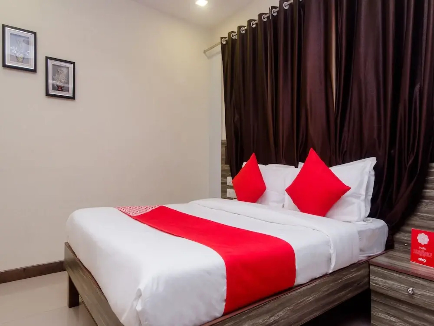 OYO 11855 Phoenix Hotel