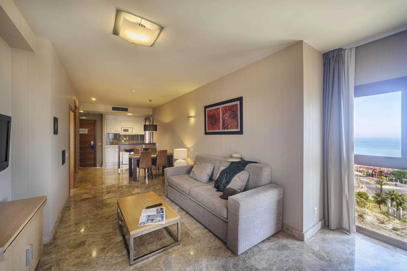 Holiday World Polynesia Hotel