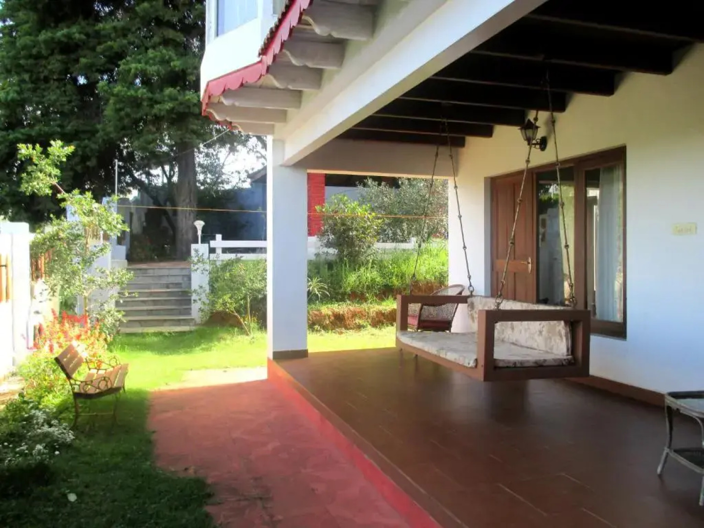 Colonial 4 B/R Home, Great for Families, Coonoor