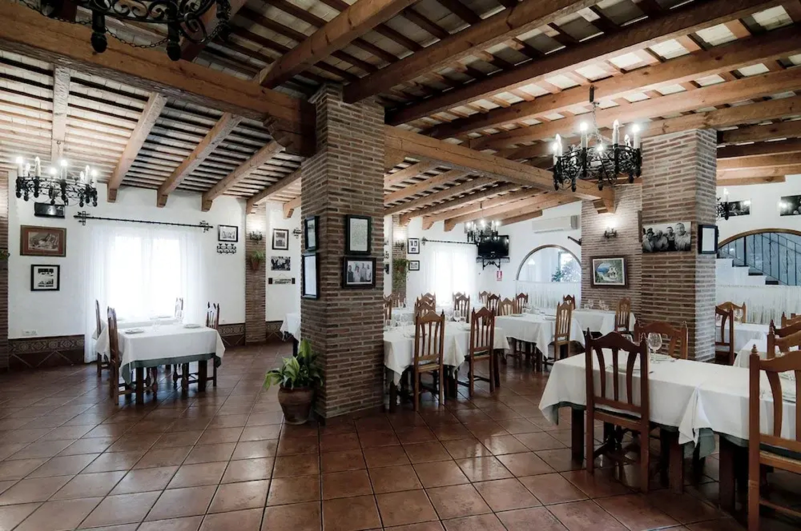 Hotel Restaurante Blanco y Verde