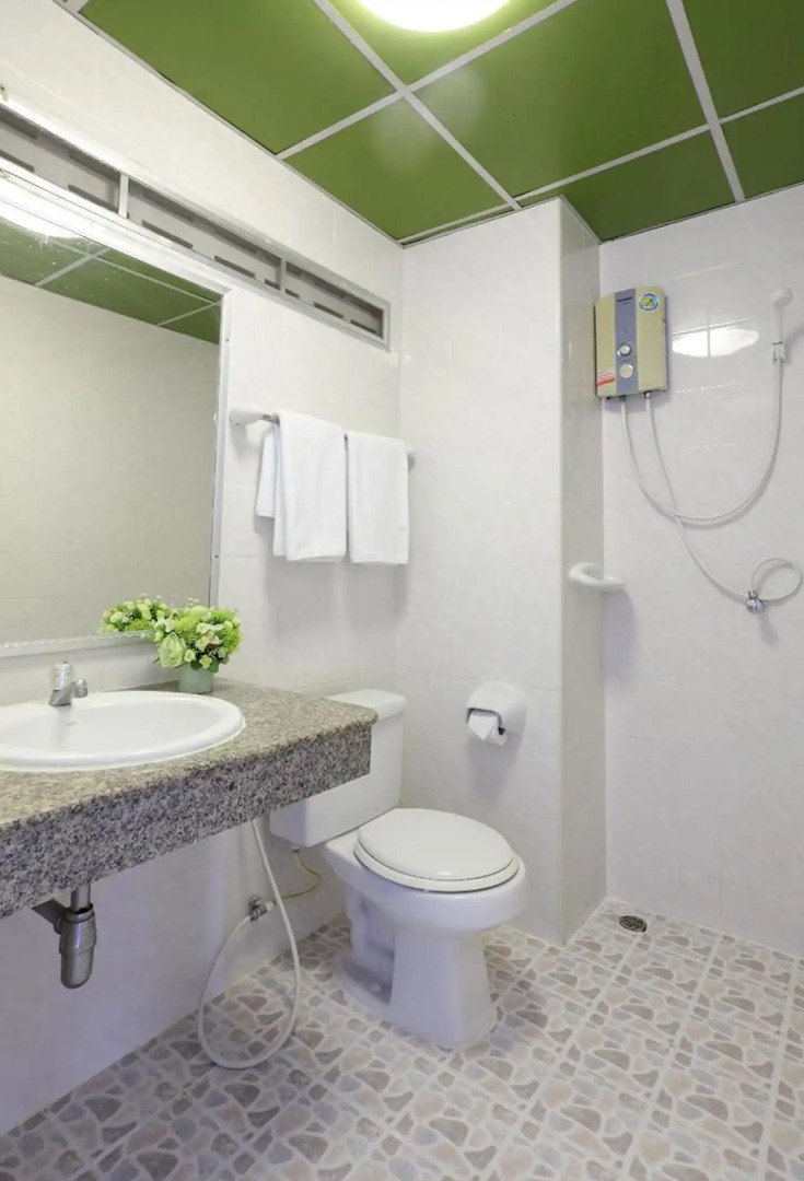 Rambuttri Village Inn & Plaza