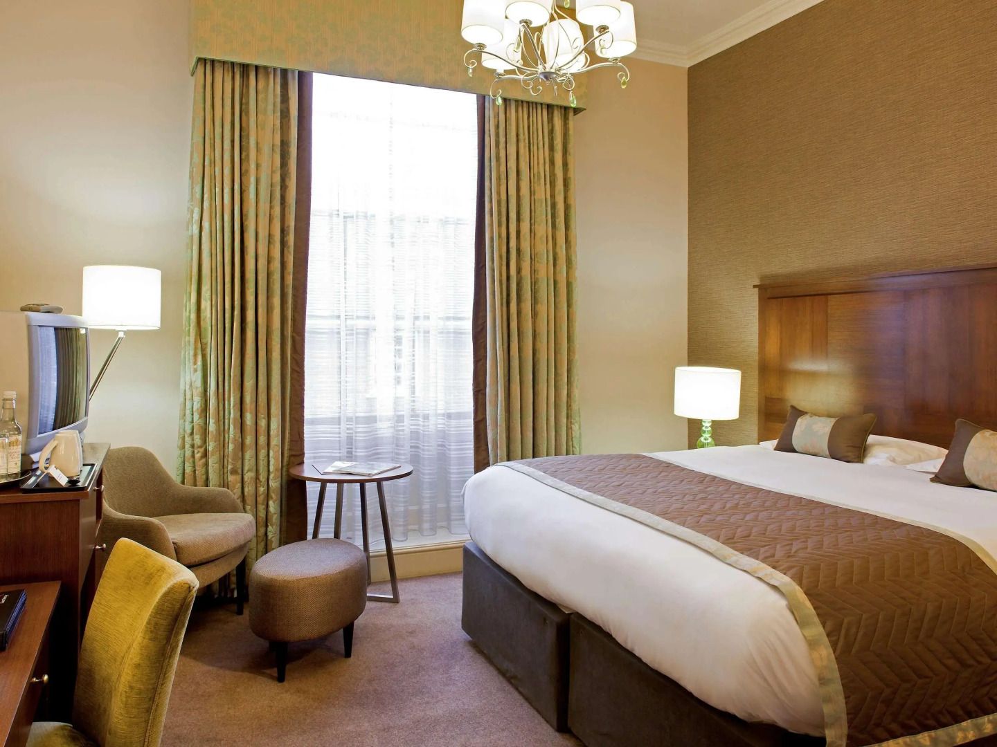 Mercure White Hart Hotel Salisbury and Apartments