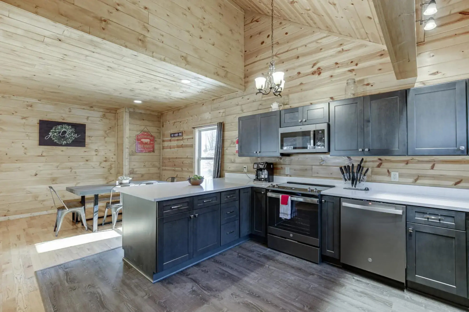 Escape in Cleveland with 2 bedrooms and 2 bathrooms