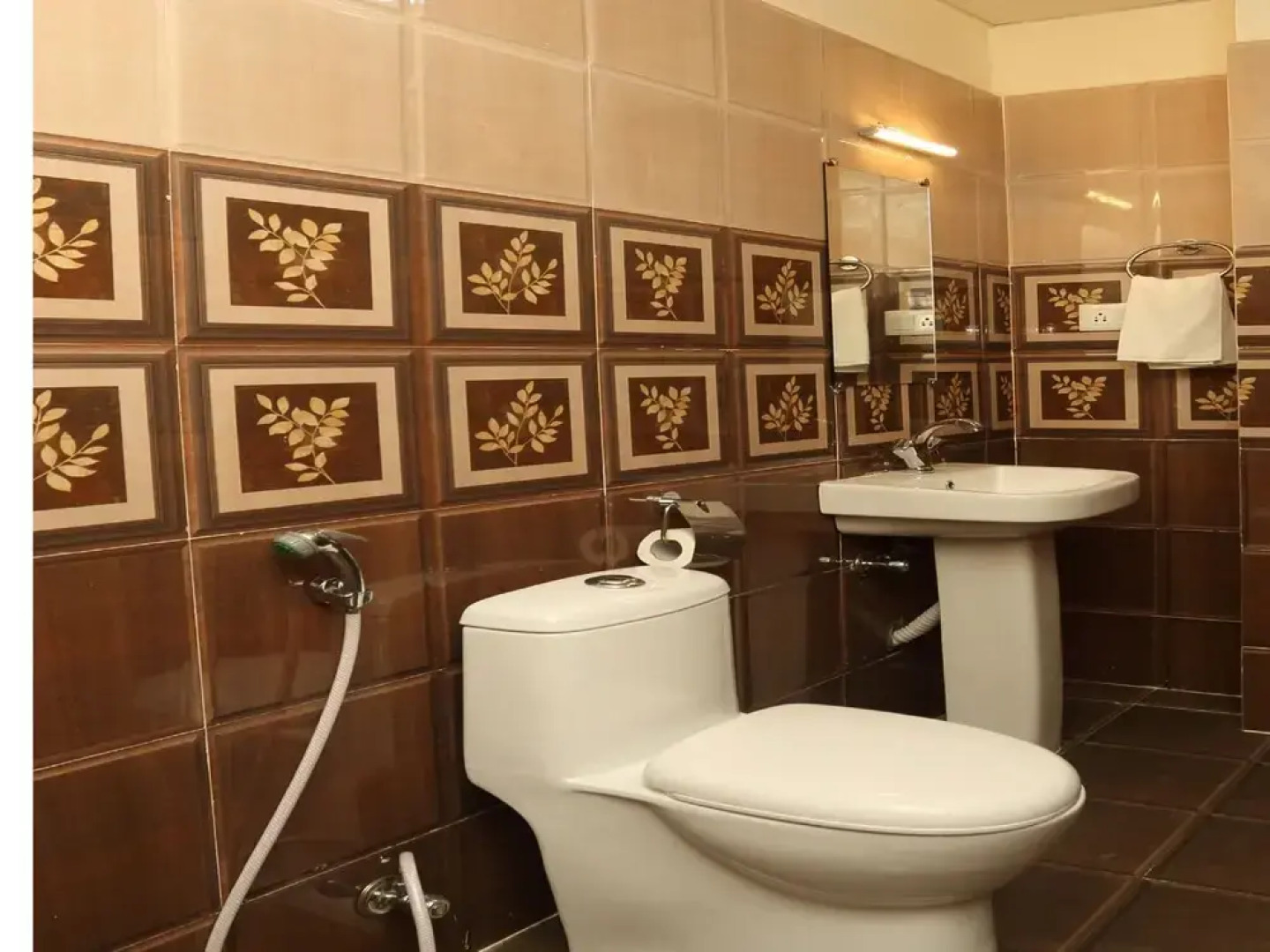 Capital O 629 Grand Cosmo Lumbini Hotel