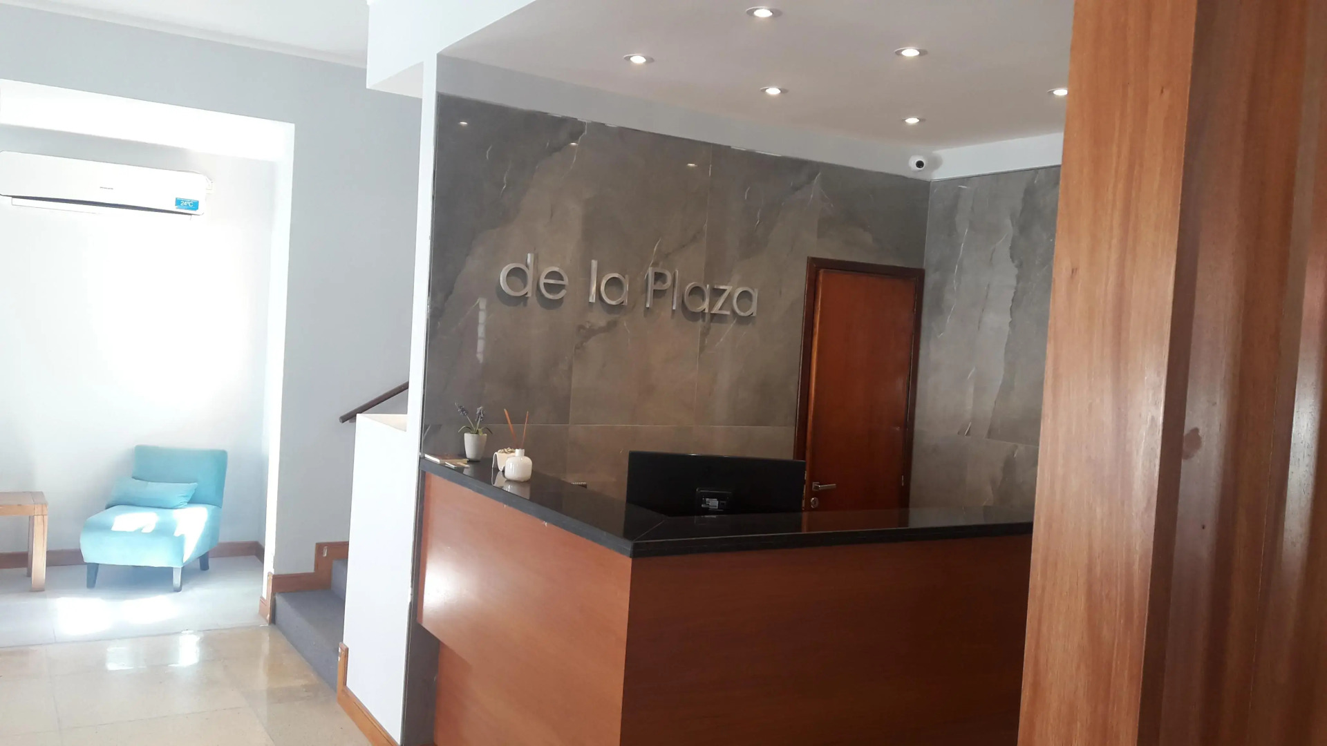 Hotel y Apart De La Plaza