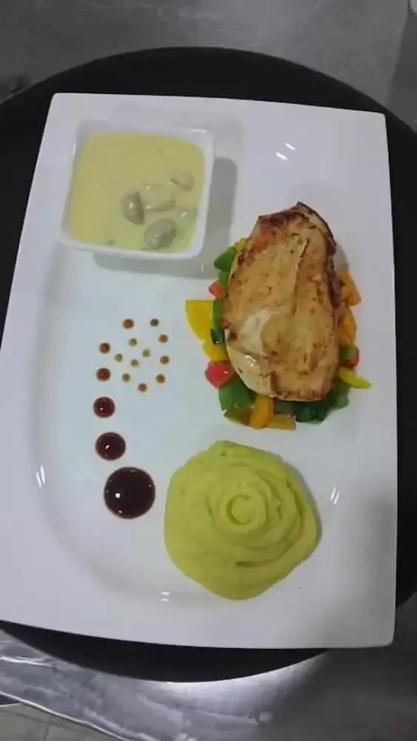 Santarosa Suites & Bar