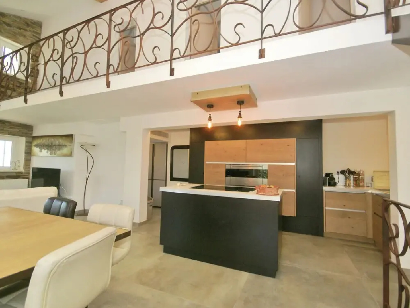 A hidden paradise in the beautiful surroundings of Saint-Remy-de-Provence!