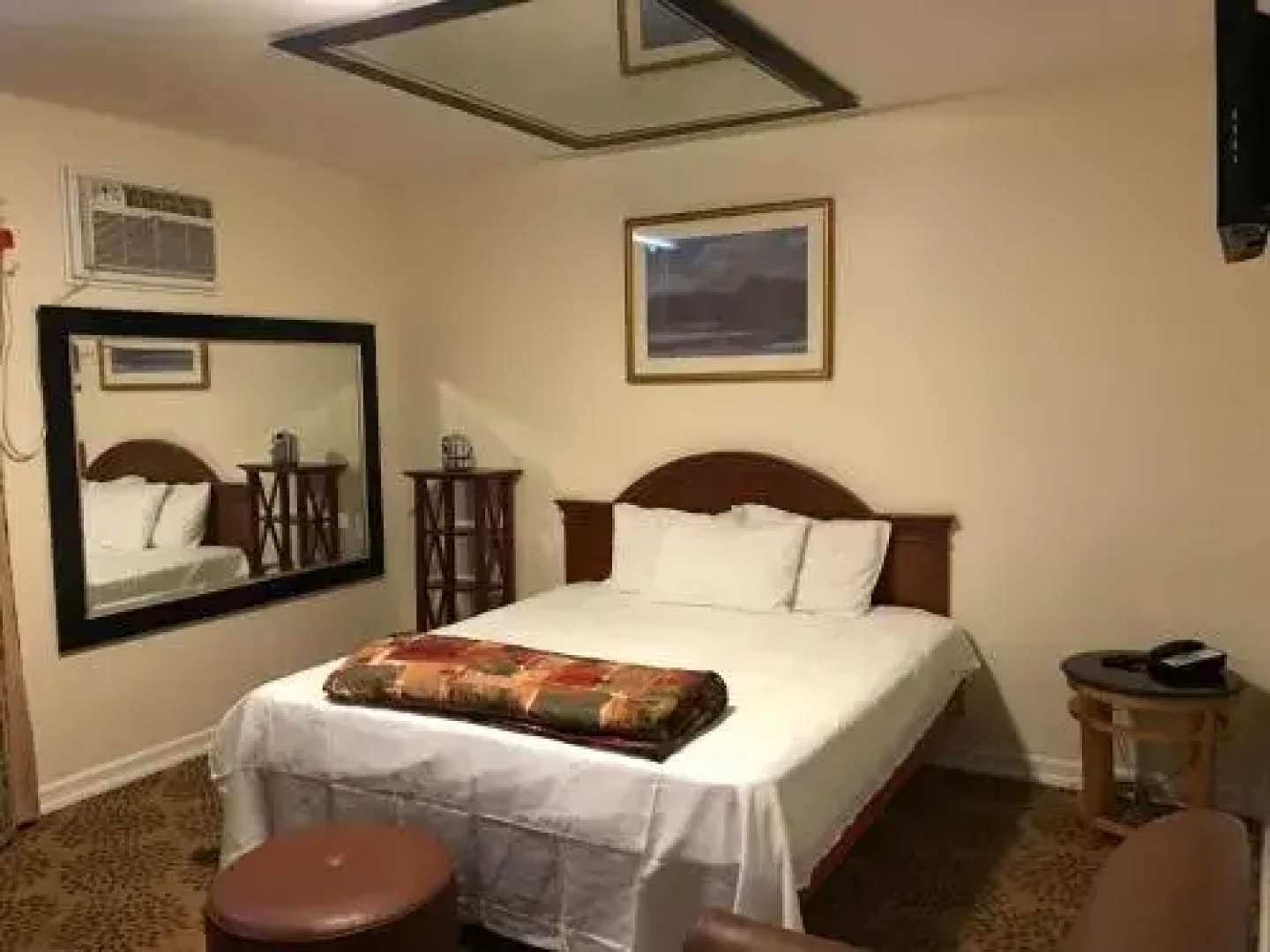 Waterbury Motel