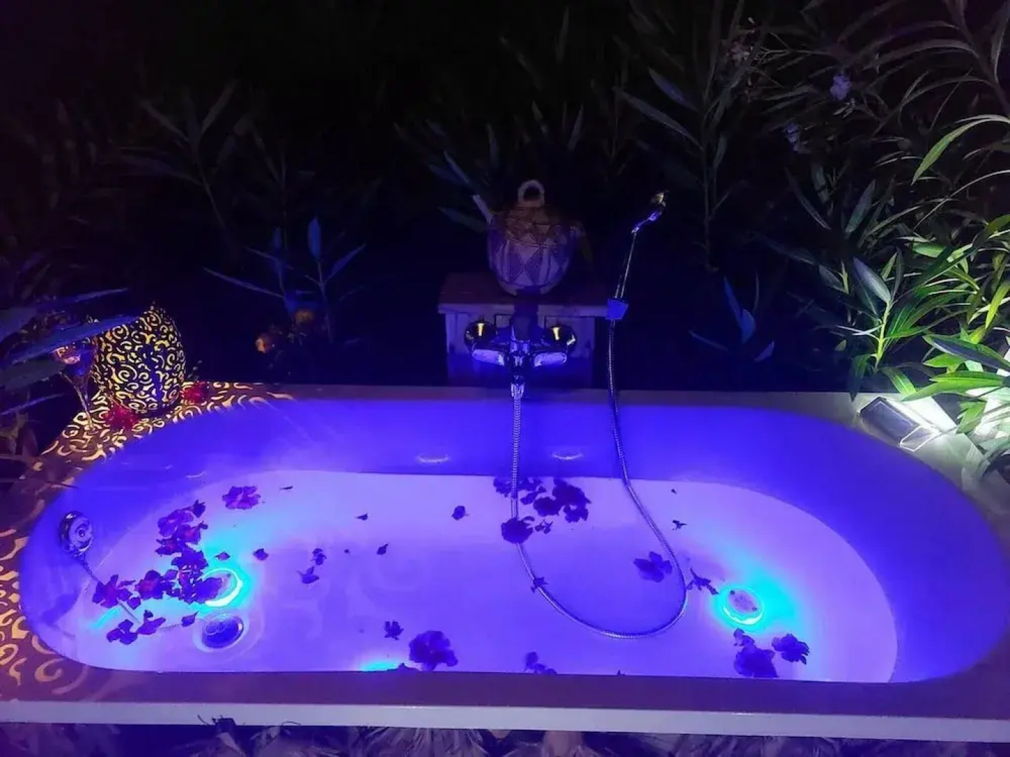 Casa Pino, 1 Bed, Sleeps 2, Pool, Hot Tub