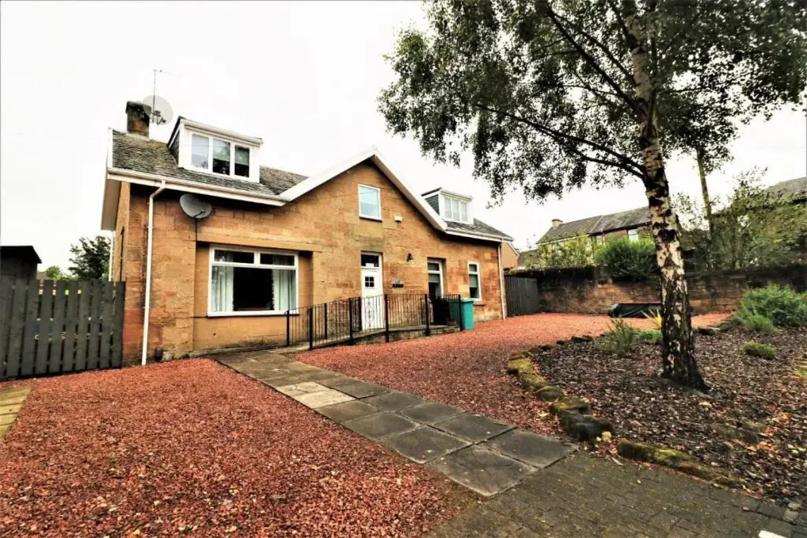 Signature - Linden Cottage Room 3