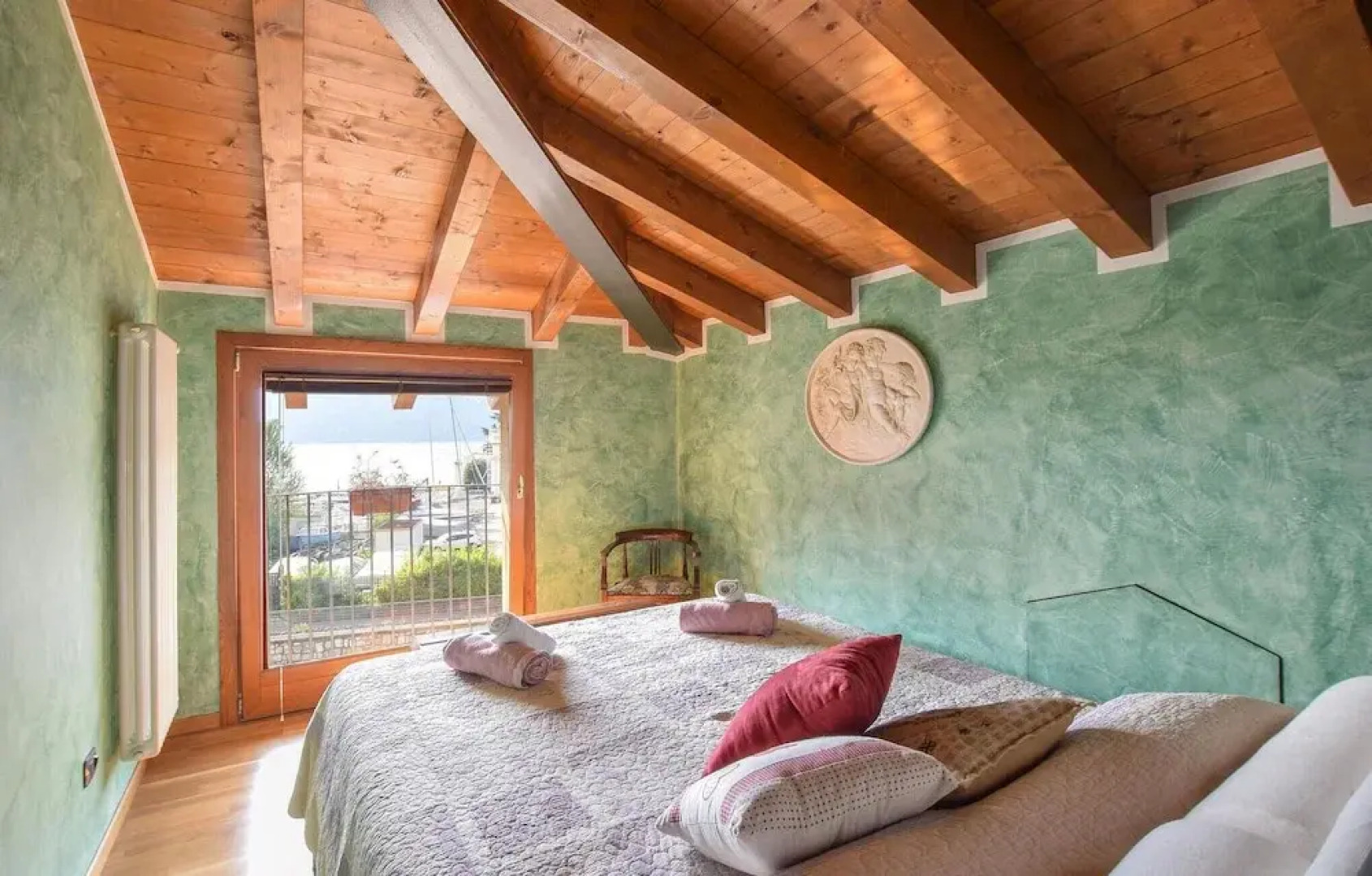 Stunning Home in Pilzone/iseo With 4 Bedrooms and Wifi