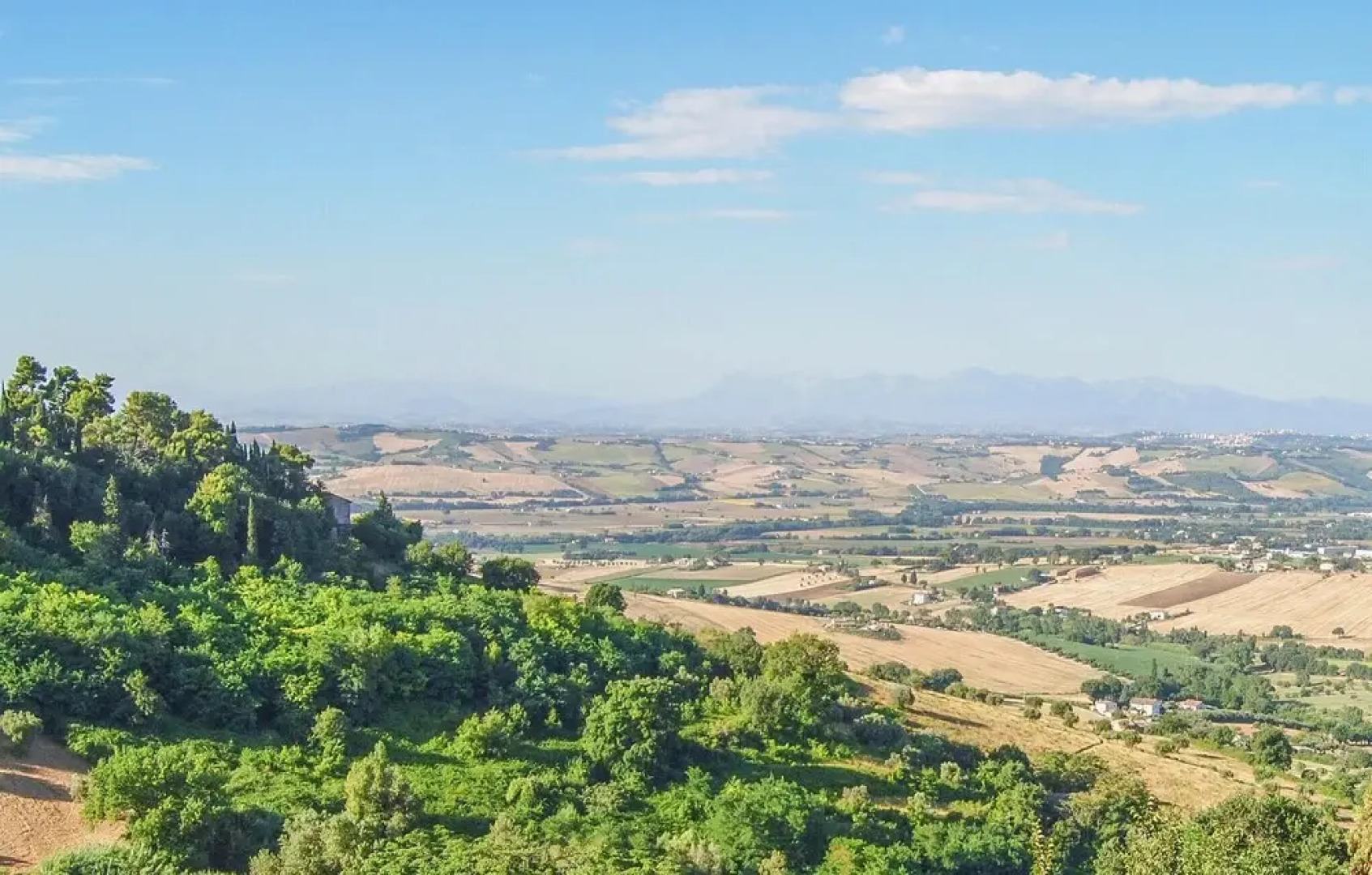 Awesome Home in Tolentino With 6 Bedrooms, Wifi and Outdoor Swimming Pool