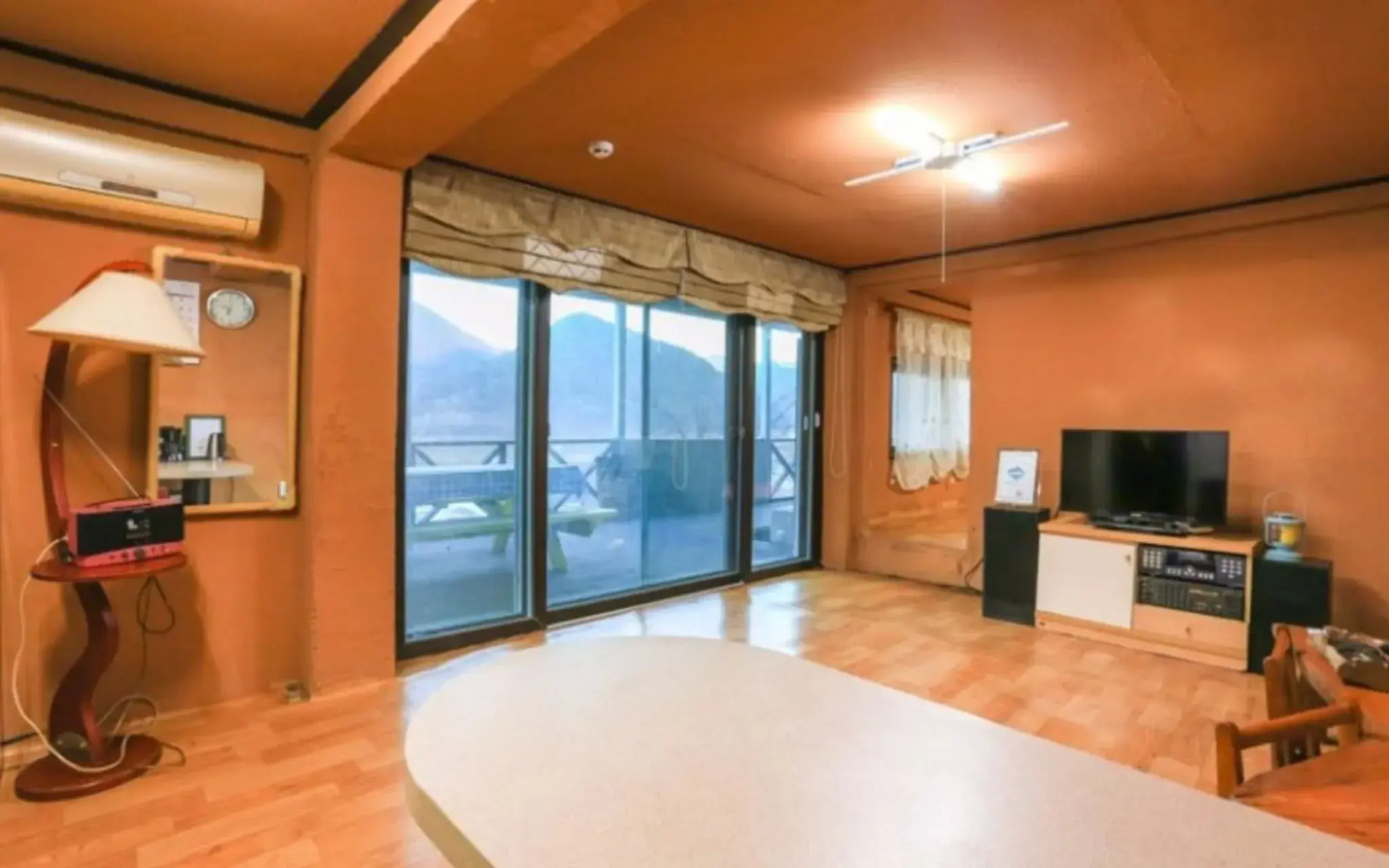 Jecheon Noksuwa Cheongsanuijip Pension