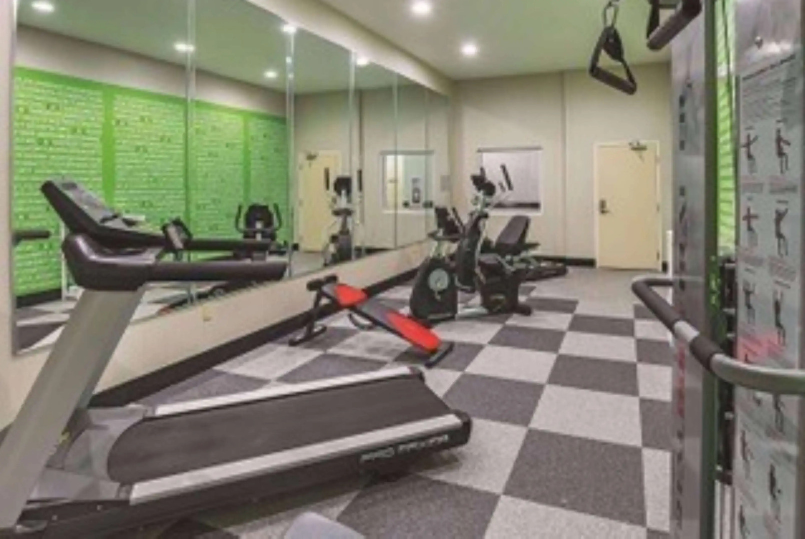 La Quinta Inn & Suites by Wyndham Ft. Worth - Forest Hill TX