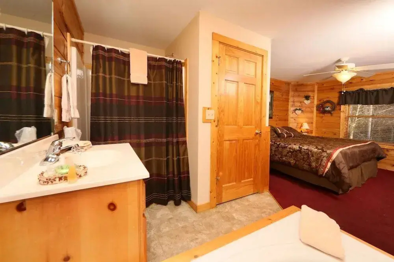 Hugs n Kisses - One Bedroom Cabin