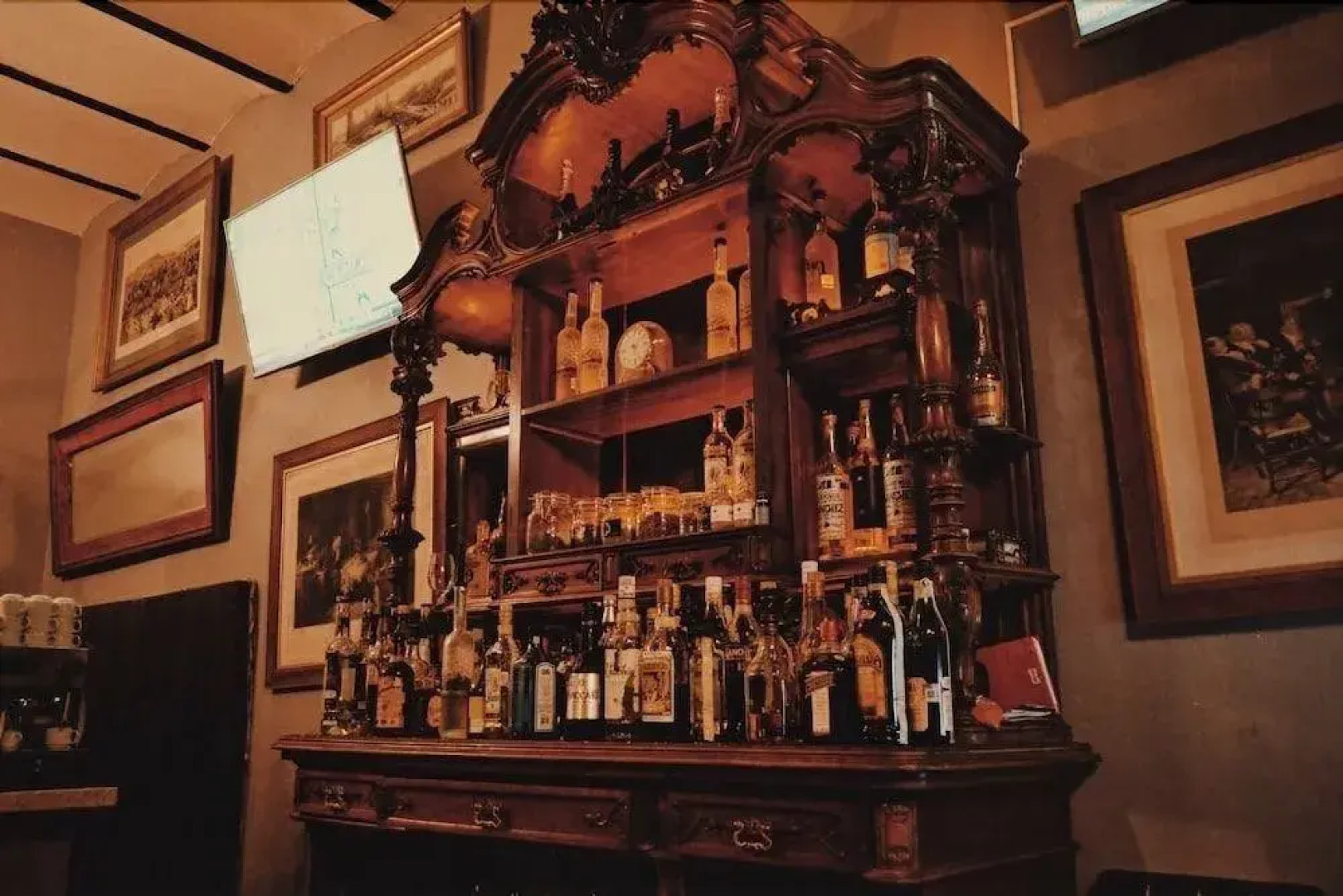 Leonora Hostal - Hostel