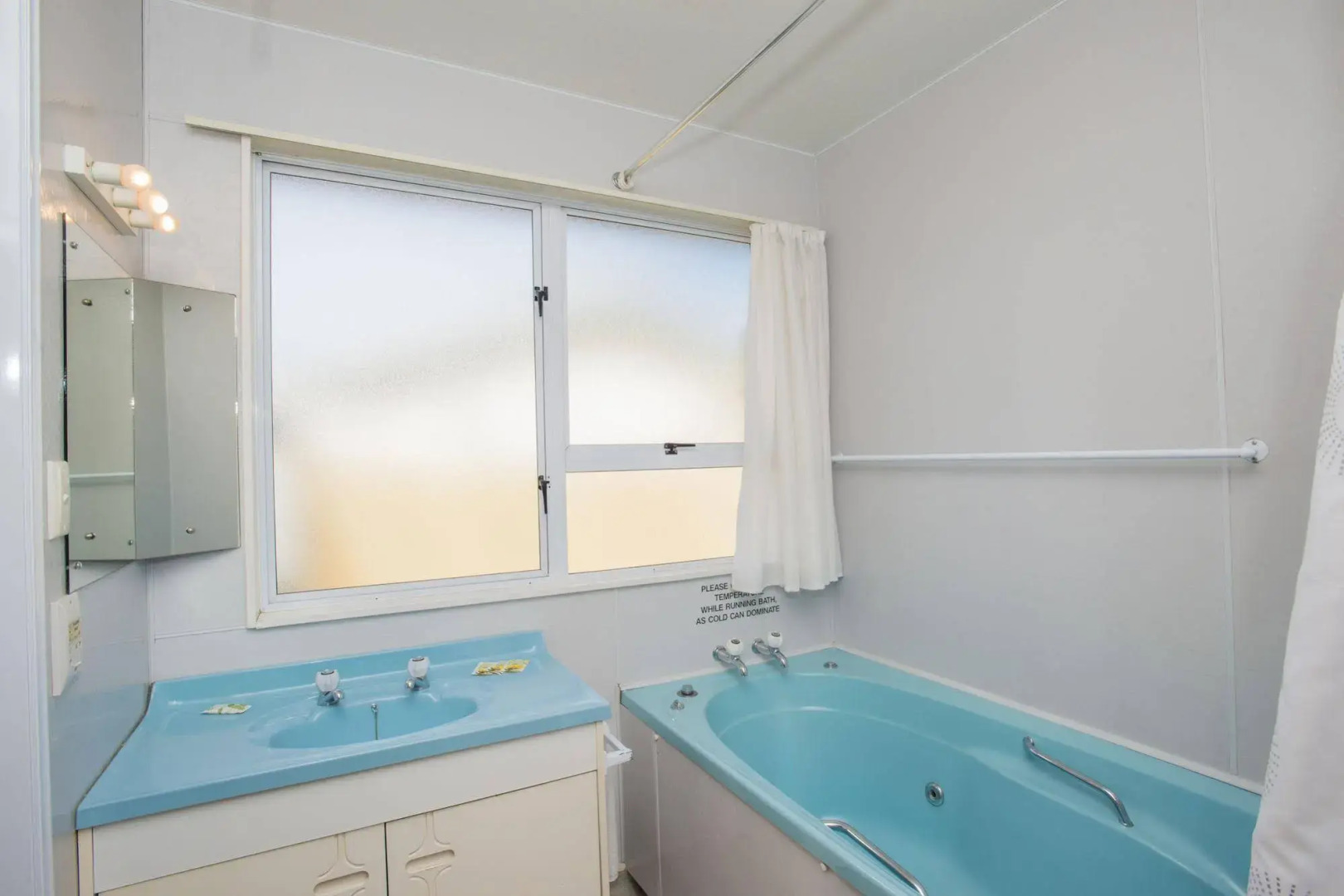 Colonial on Gladstone