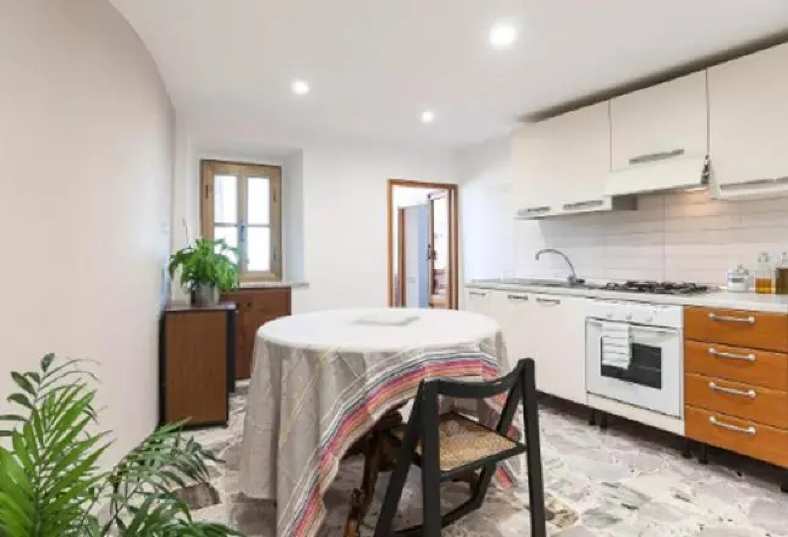 Norma House on the Rocks