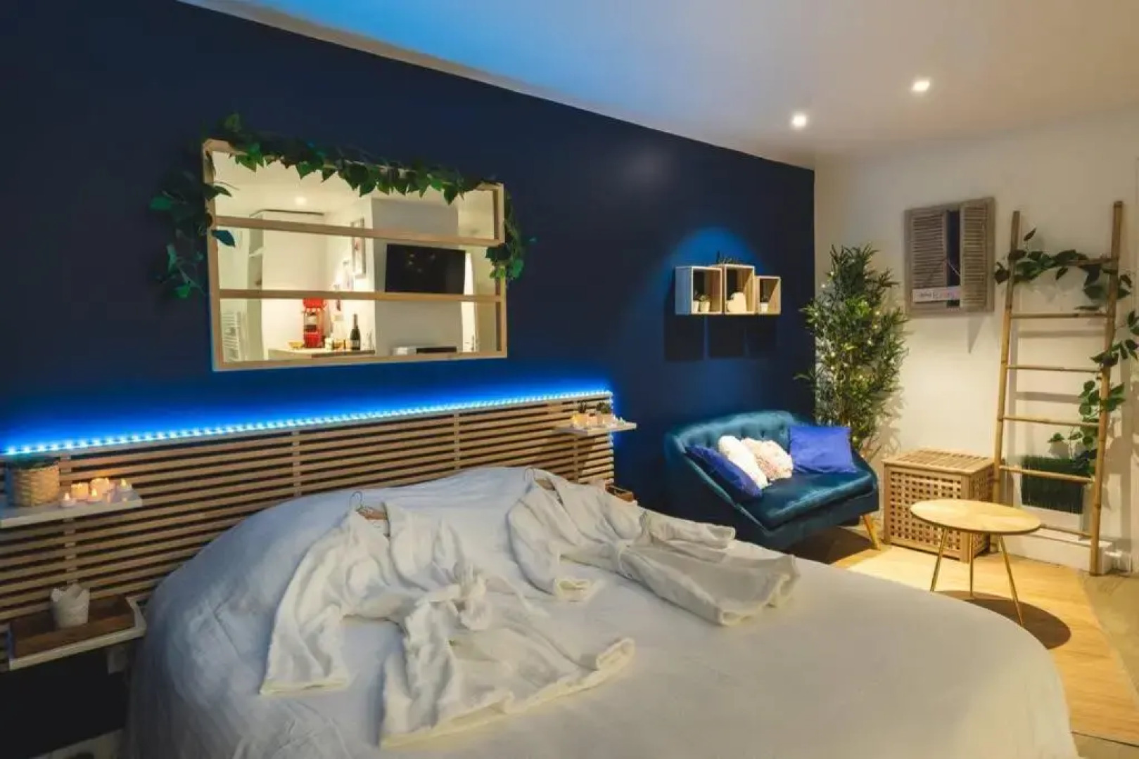 Mon Nid d'Amour - Jacuzzi Privatif - Centre Ville du Mans