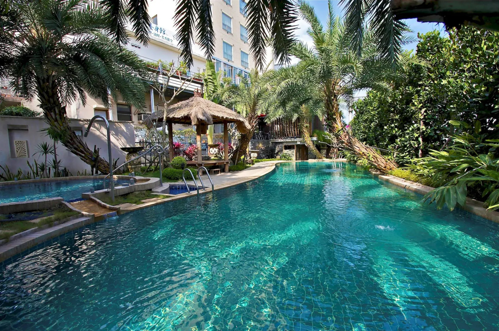 Hotel Les Champs Jiaosi