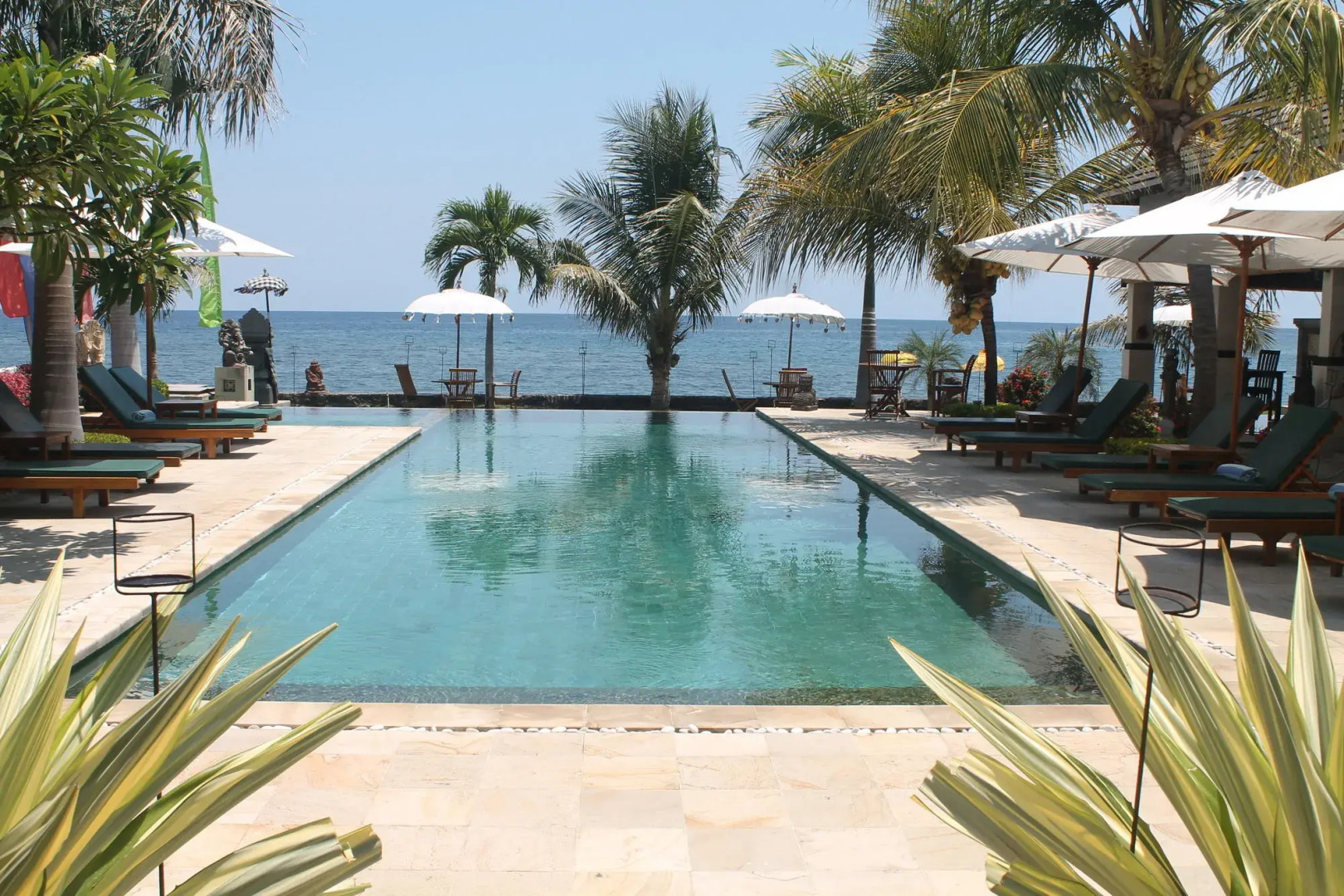 Kelapa Lovina Beach Villas