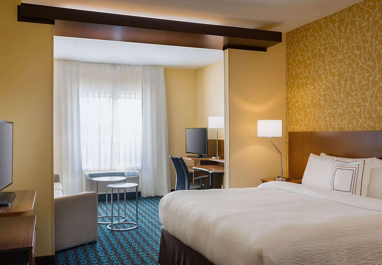 Fairfield Inn & Suites Dallas West/i-30