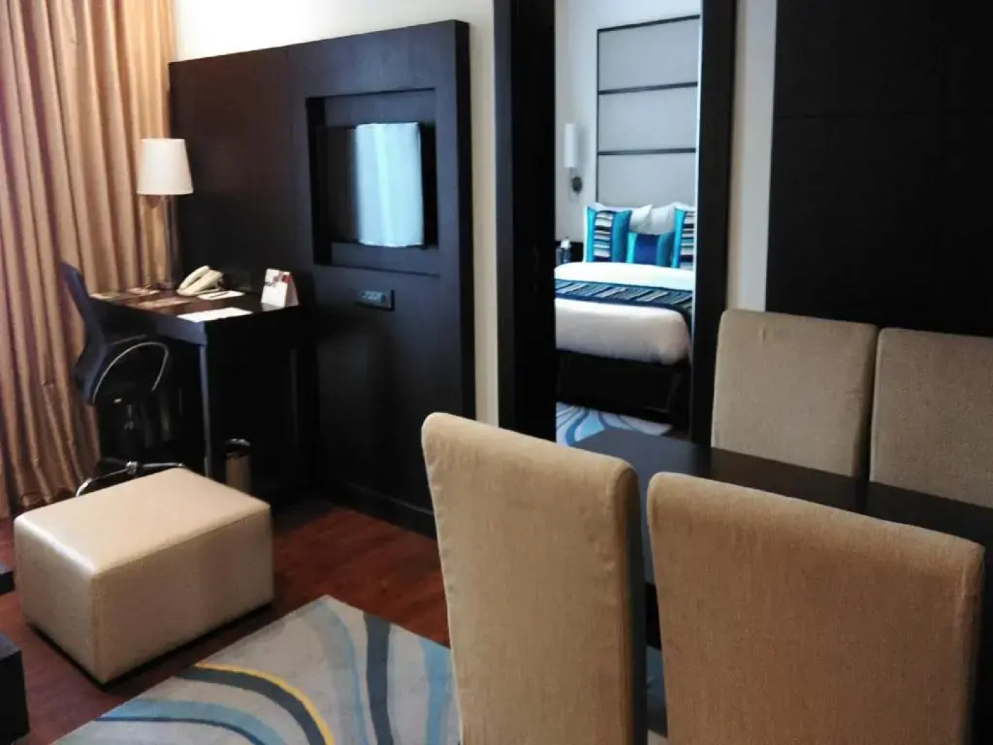 Country Inn & Suites