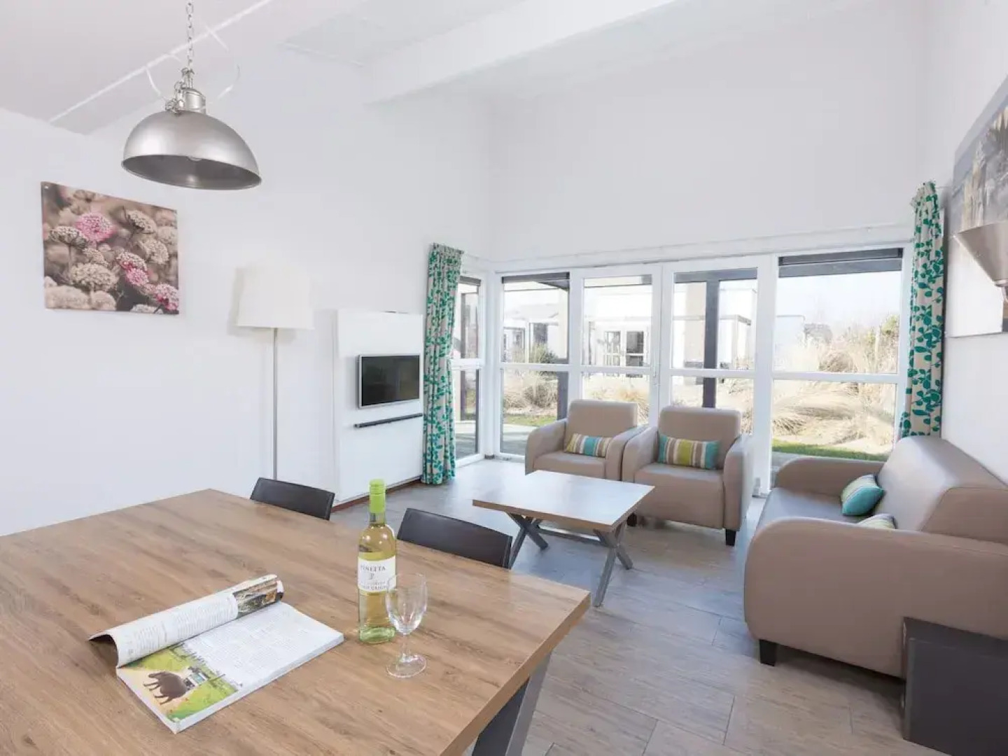 Detached Single Story Holiday Home Near the Sea