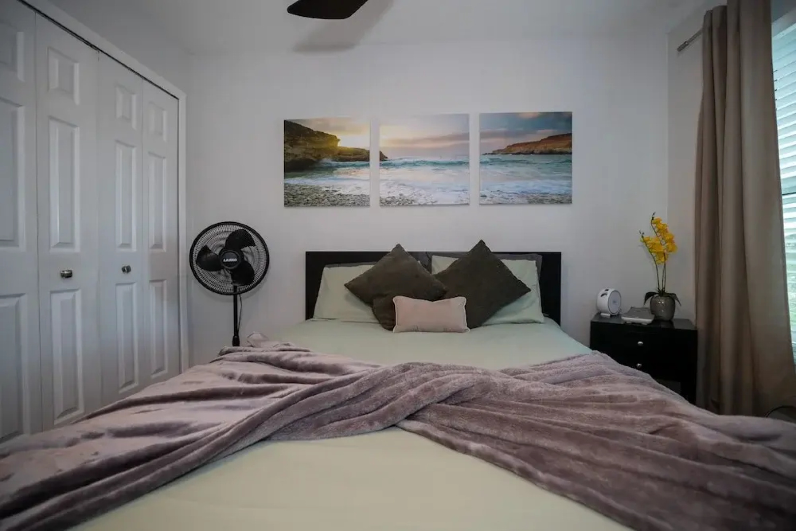 Gorgeous Urban Oasis W/hot Tub, Heated Pool And Private Movie Theater 3 Bedroom Home by RedAwning