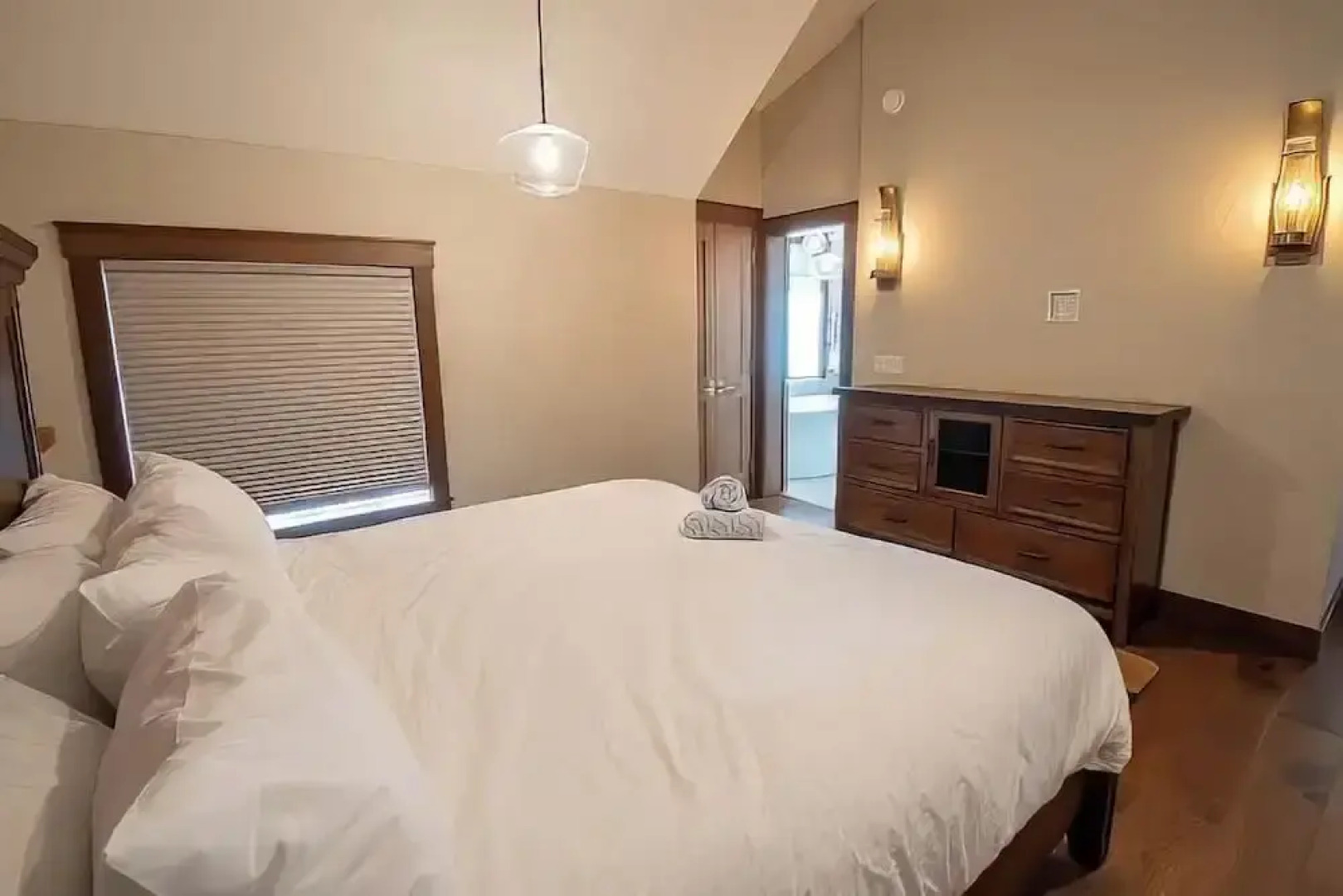 Snow Creek Cabins by Fernie Lodging Co.