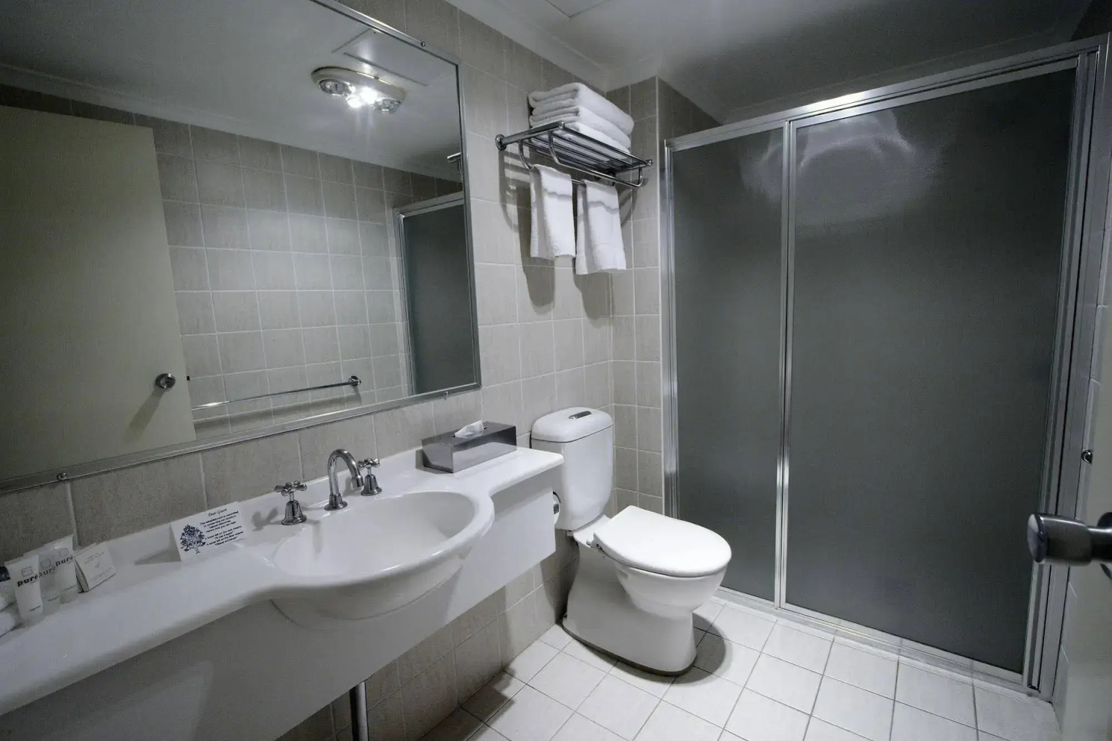 Carlyle Suites & Apartments