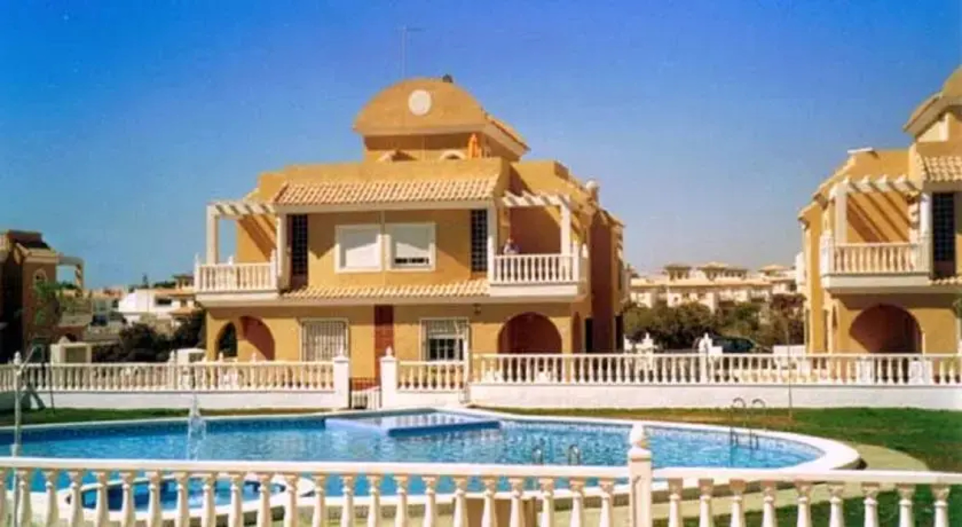 HomeRez - Holiday Home Calle Ortosa