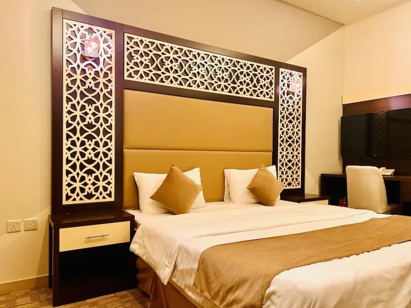 Arabian Palm Hotel