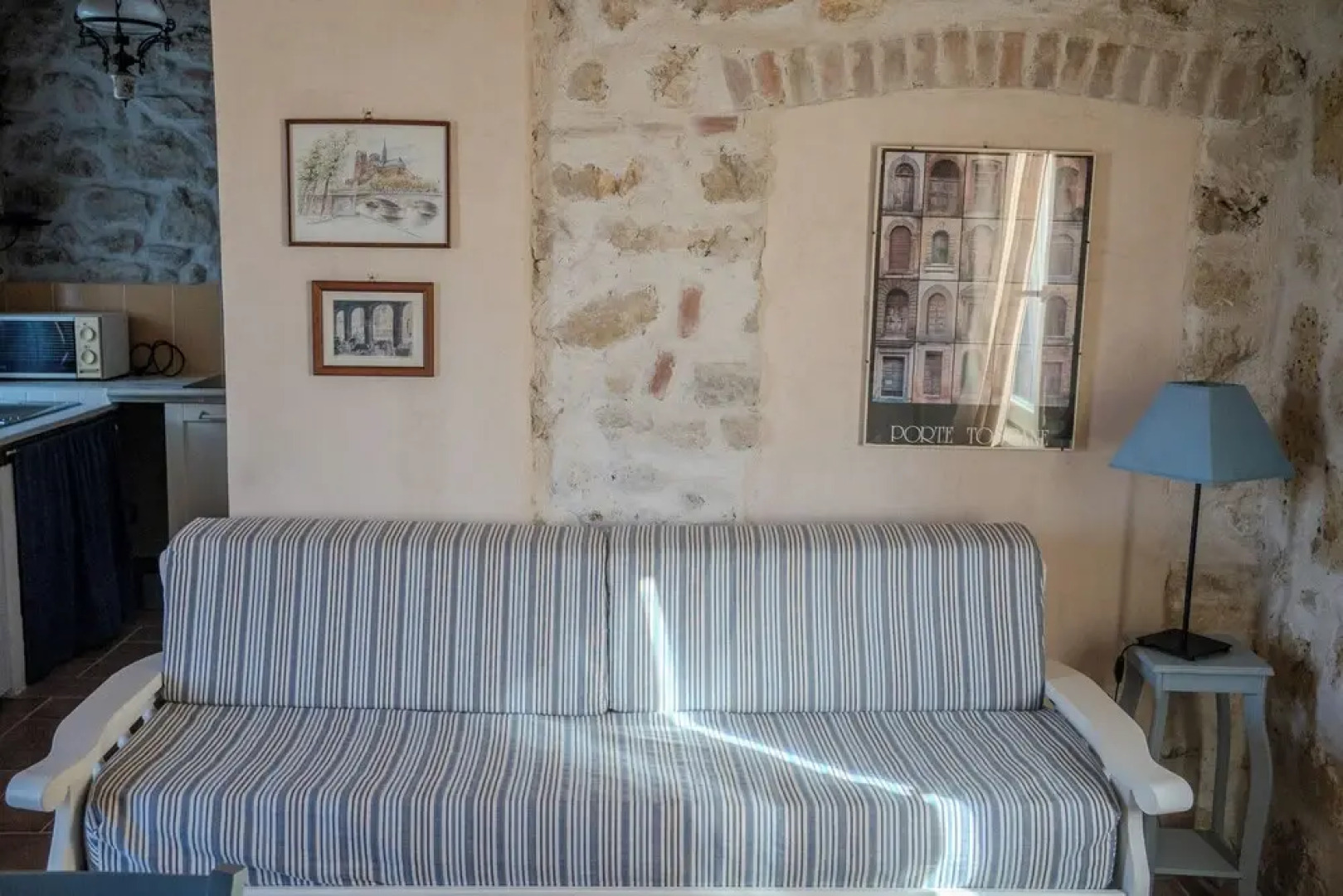 Casale nel Verde con Piscina e Vista