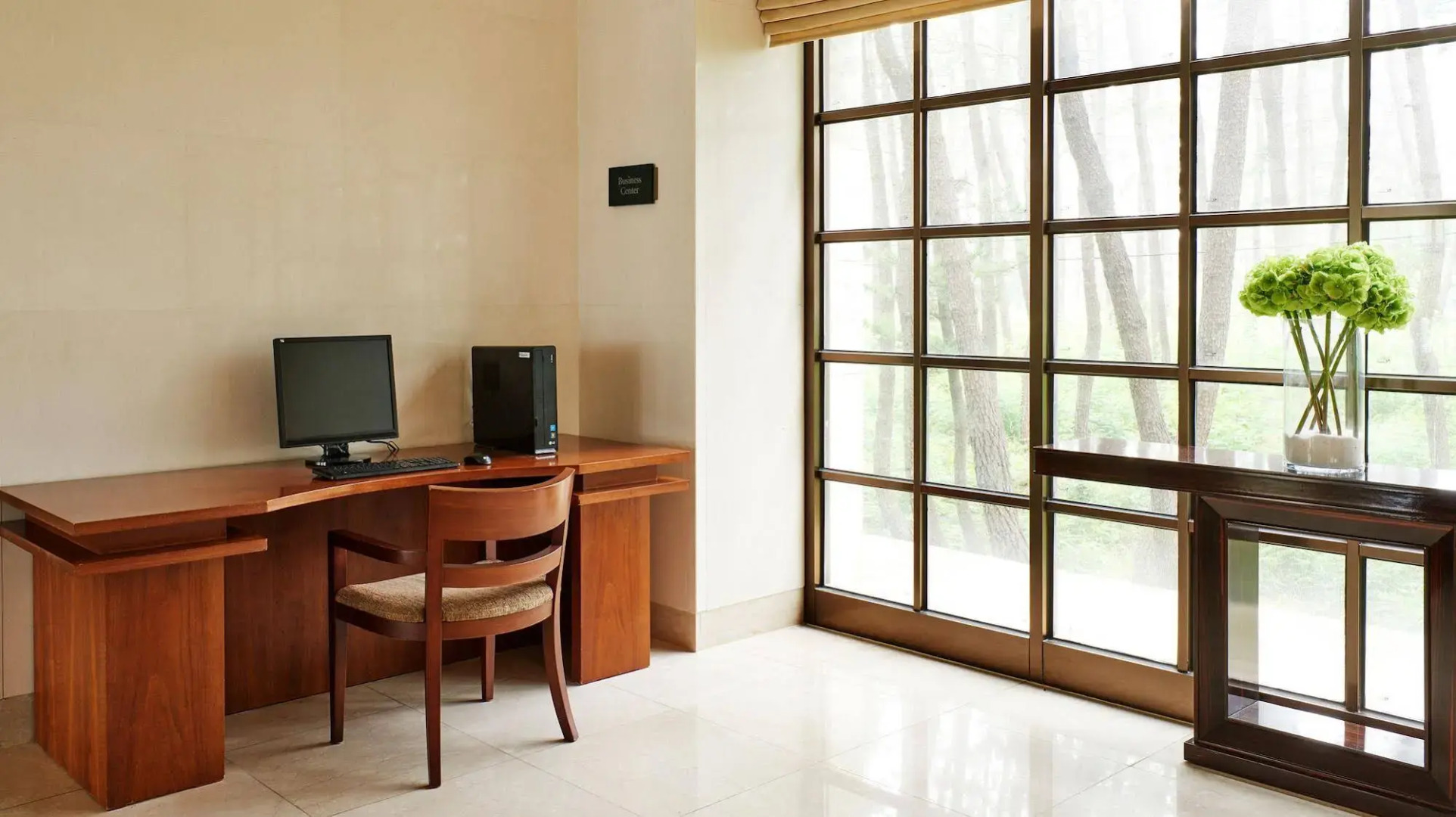 The Suites Hotel Naksan