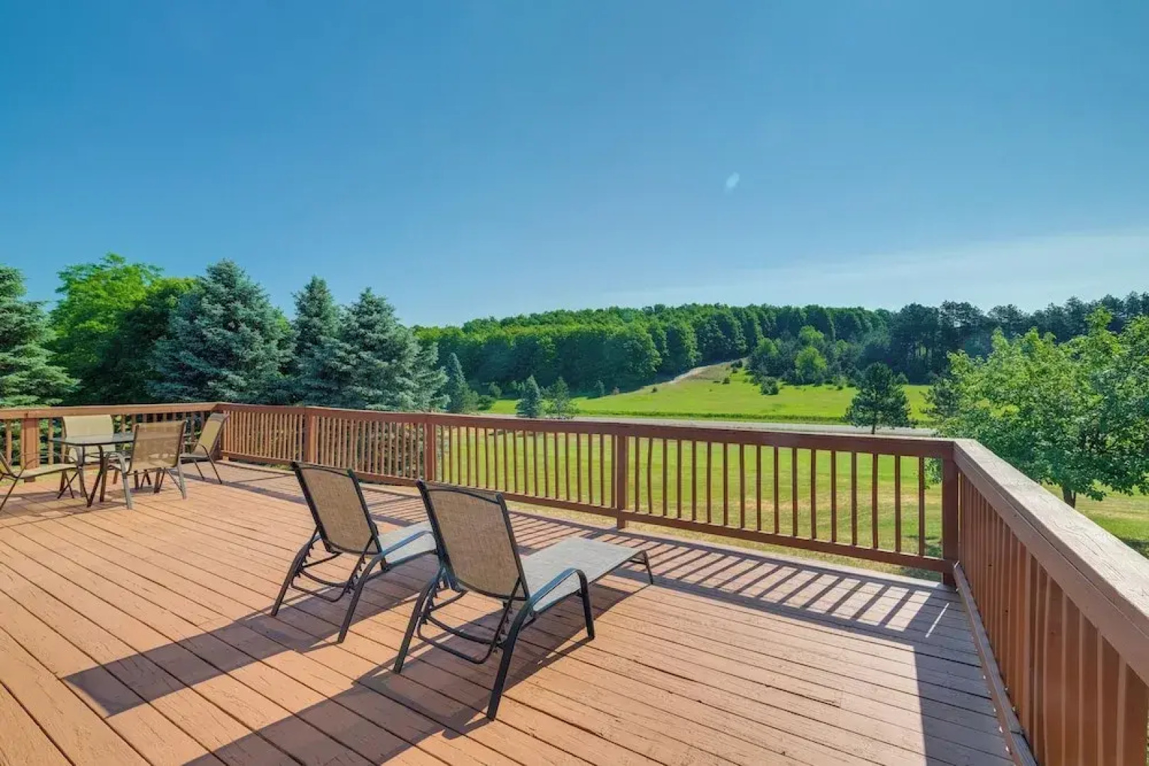 Beautiful Bellaire Home w/ Amenities, 4 Mi to Lake