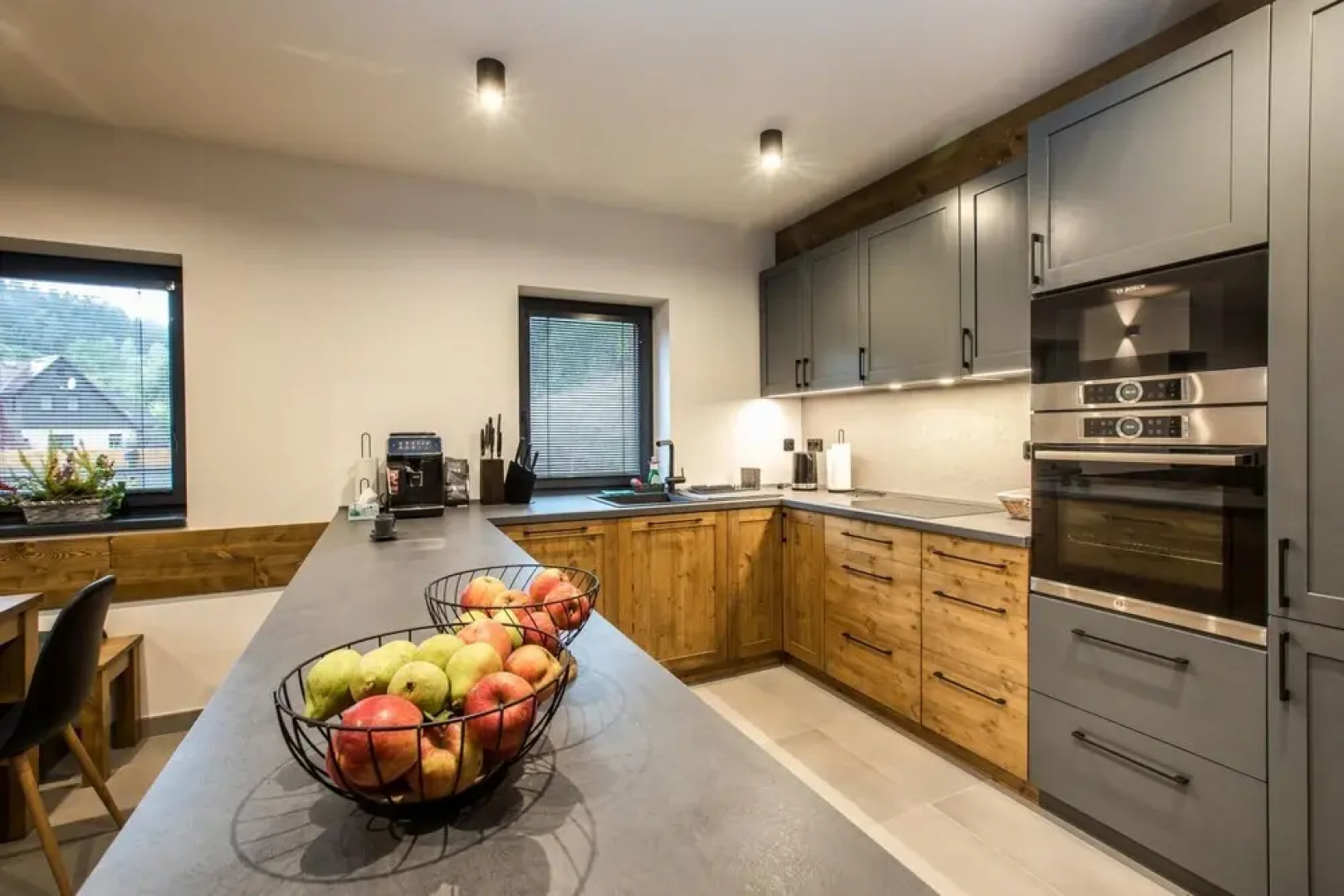 Mountain Chalet Lbh027