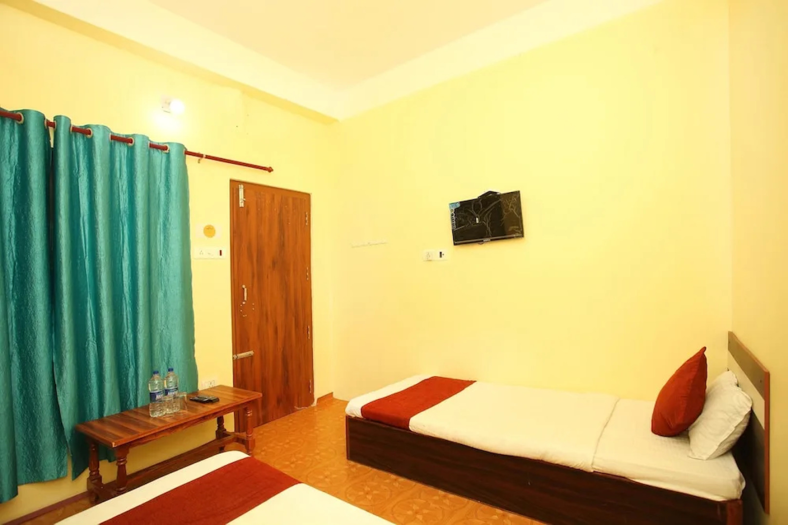 SPOT ON 503 Lisno Restaurant And Lodge