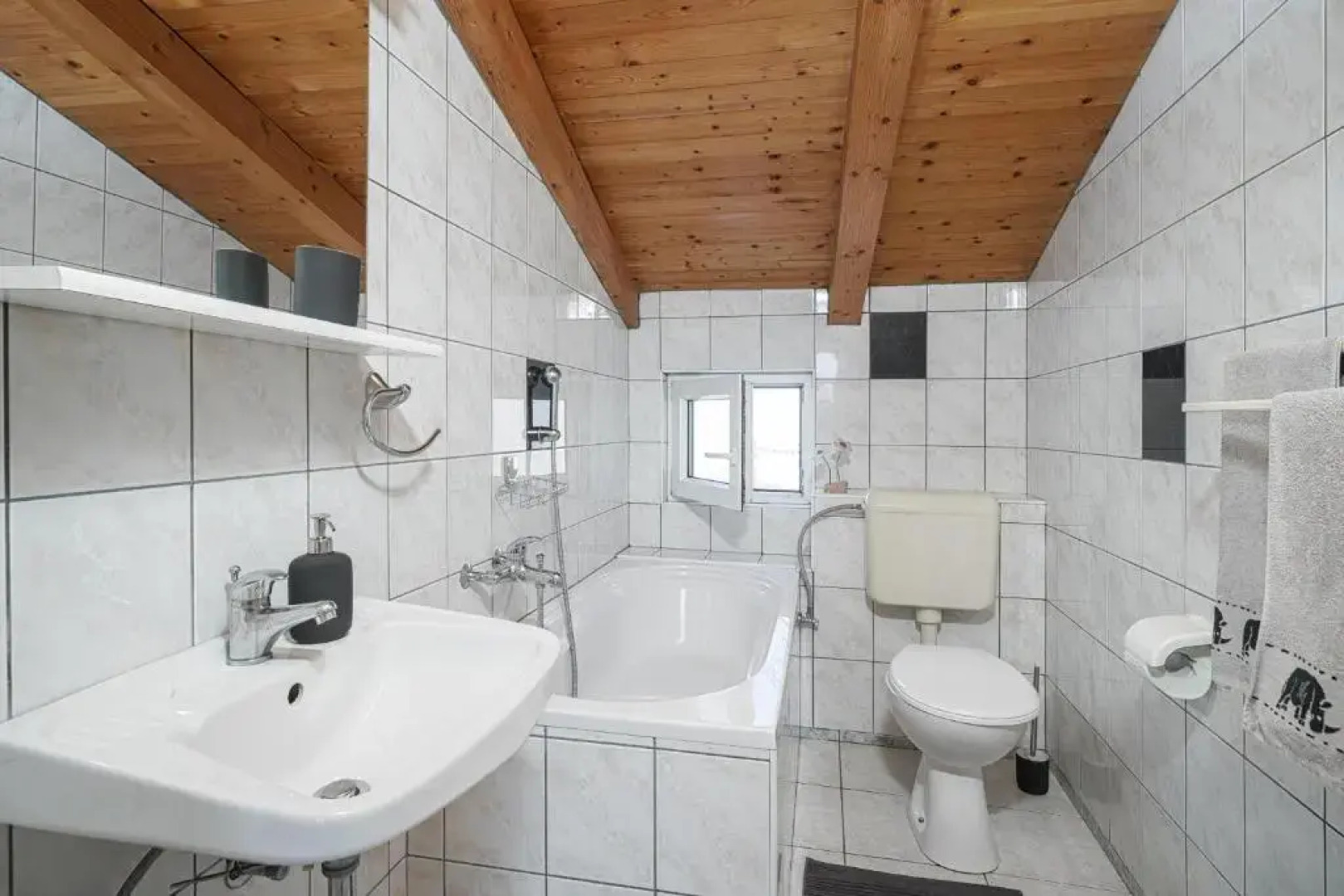 Apartments by the sea Tribunj, Vodice - 4174