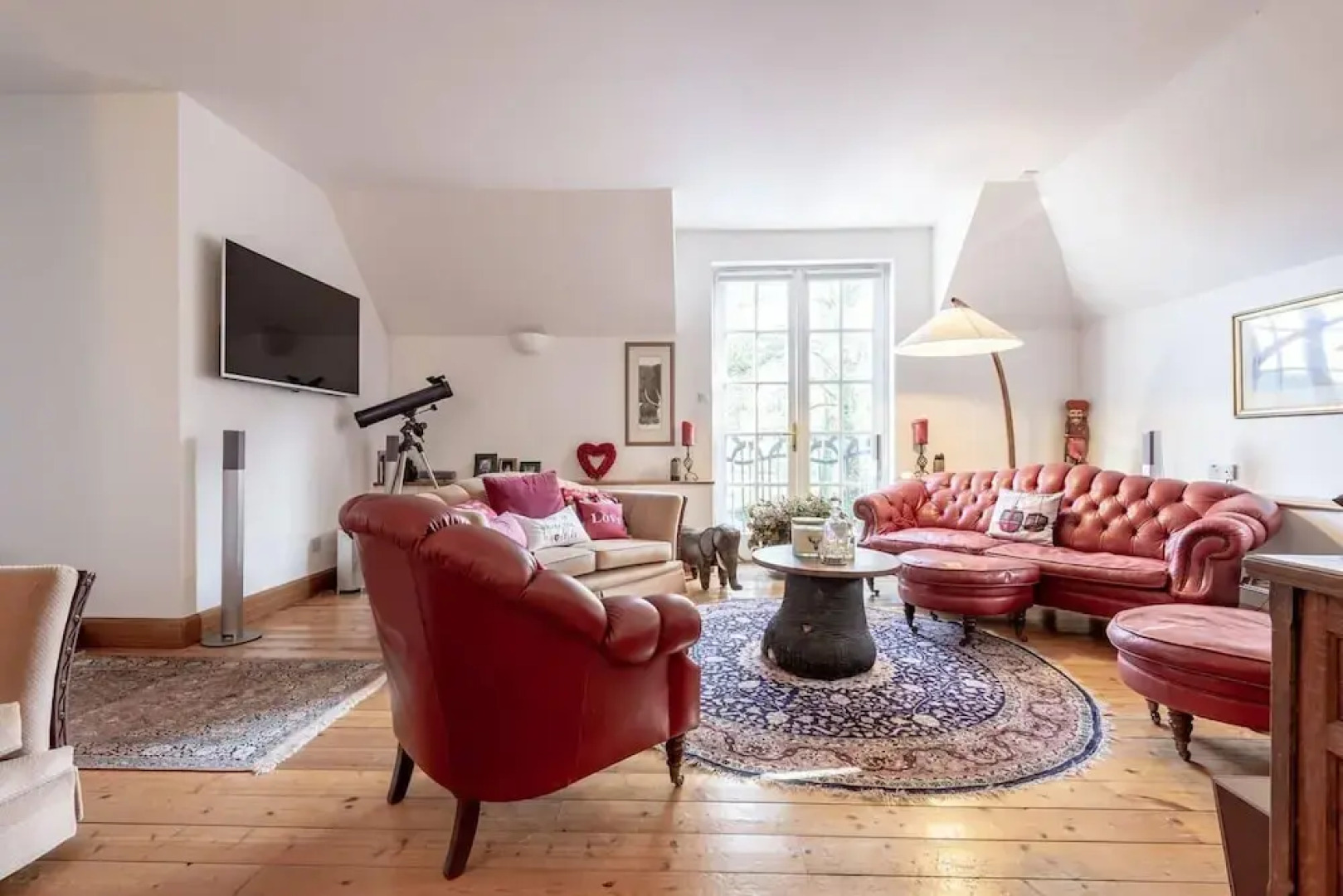 Stunning Luxury Duplex With Hot Tub and Aircon