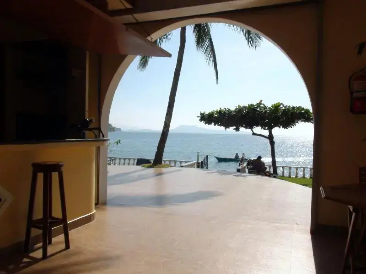 Squares Beachfront Apartments