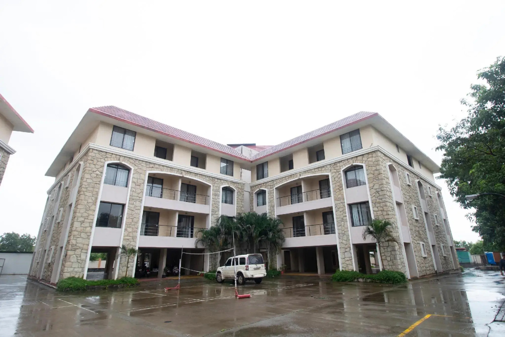 Capital O 45006 Shree Omkar Executive