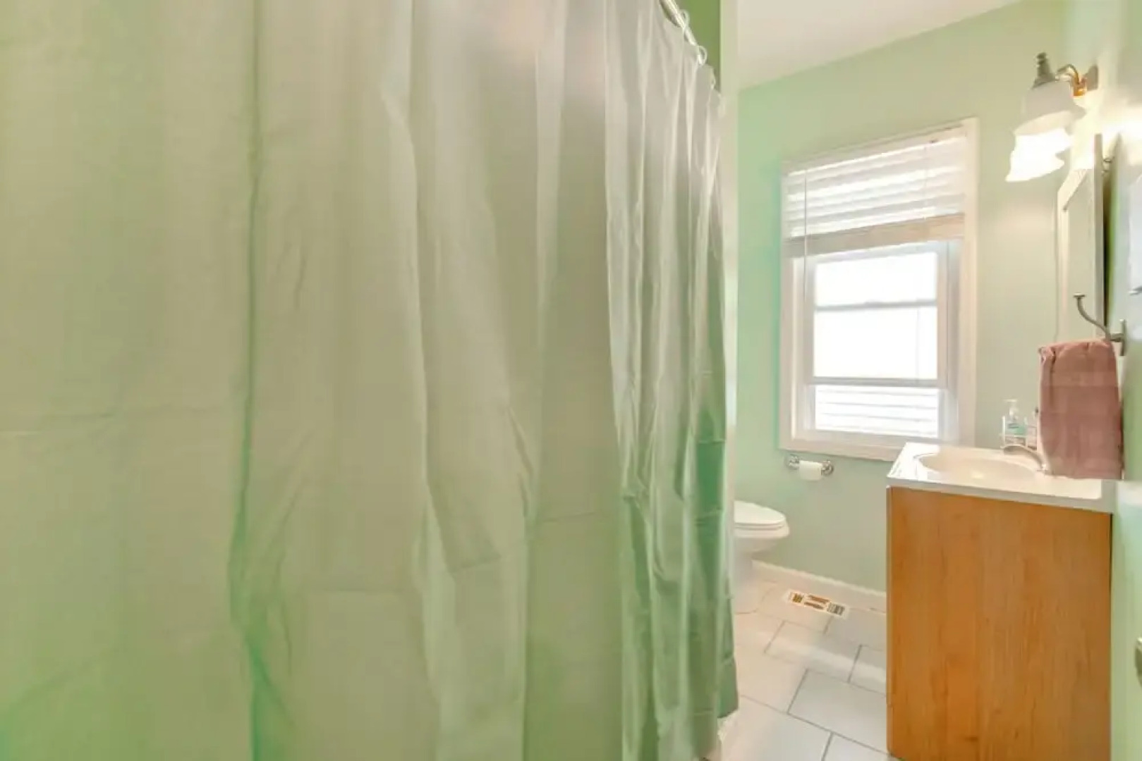 Walk to Ventnor Beach & Boardwalk: Coastal Gem