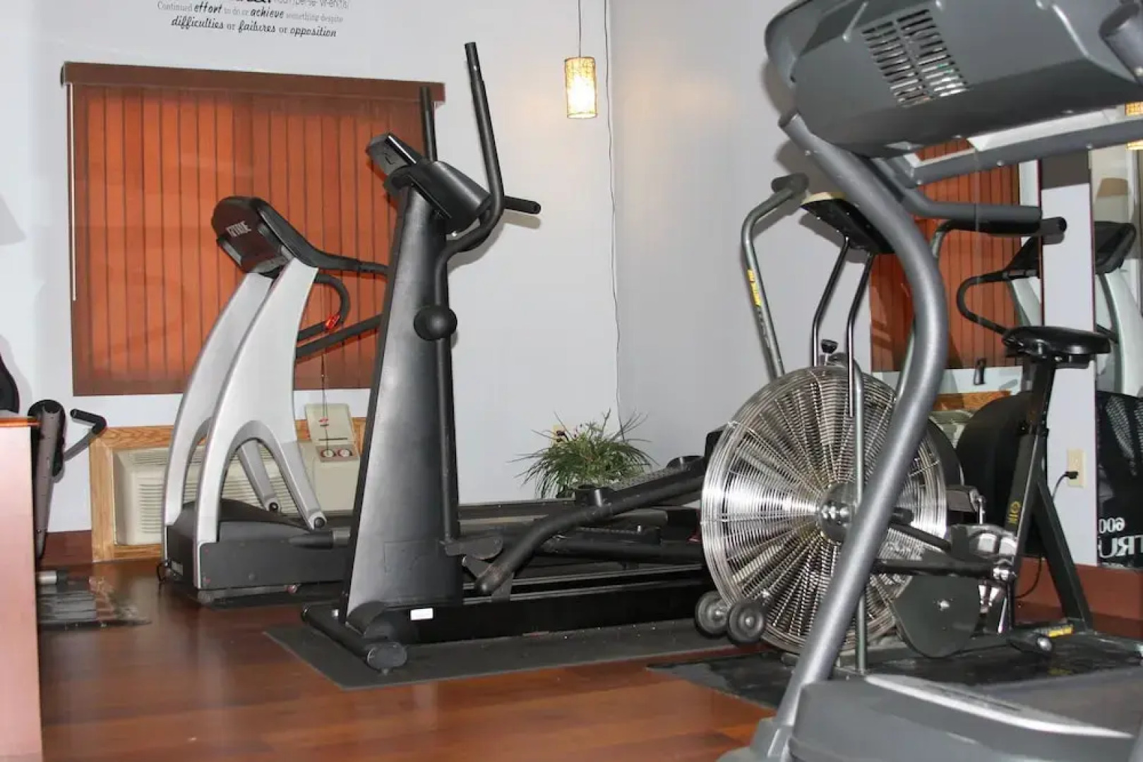 Gladstone Inn & Suites