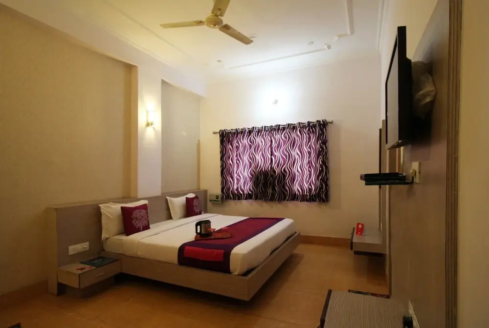 OYO 4398 Hotel Rajat Grand